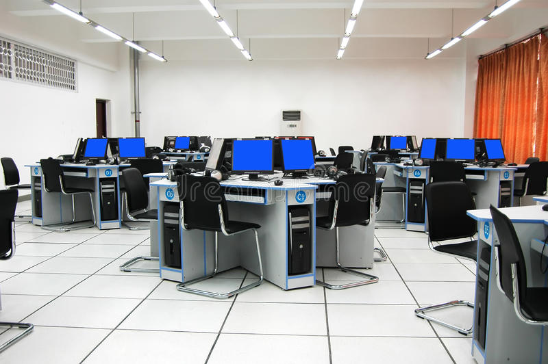 computer-room-13568932